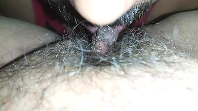 Desi roshni is showing her sexy body