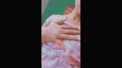 Desi girl Show round big boobs