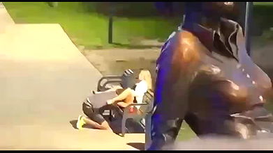 caught pussy licking in public park