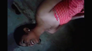 Indian cute girl fucking passionate sex with her boyfriend in fields