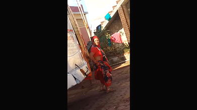 desi aunties pissing behing bus