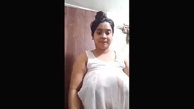 Indian cute girl fucking passionate sex with her boyfriend in fields