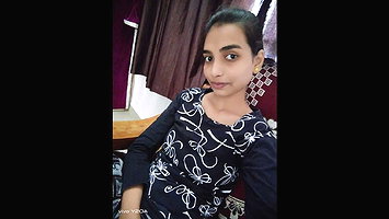 Cute Desi girl Shows her Boobs and Pussy
