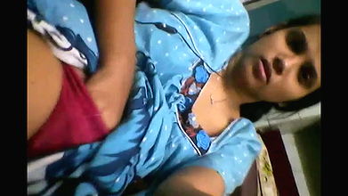 Desi hot bhabhi fingering on vc