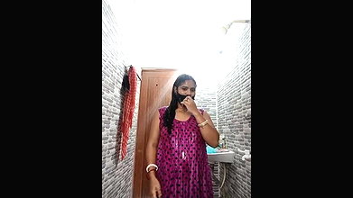 Desi Bhabhi Shower in Maxi