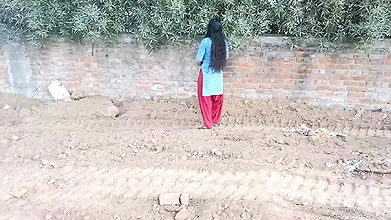 Fhul todne aai ladki ko choda.  .