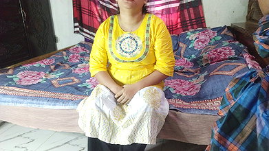 Bengali Bhabhi Enjoy when her Husband go out Cumriya.