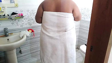 (Priya Chatterjee) Sasur ne Jabardasti choda jab Hot bahu ko dekhne ke bad- Hindi Audio