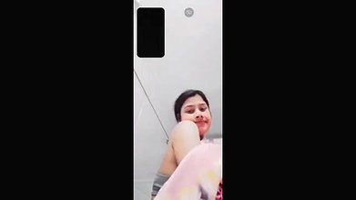 Bangla girl with audio showing