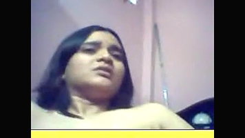 Amateur Indian young babe flashes her big breasts on webcam