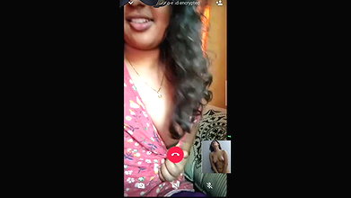 desi mallu horny girl removing her pink bra and showing boobs on video call