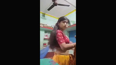 hot bengali boudi ne ek ek kar ke sare kapde utar ke dikhaya