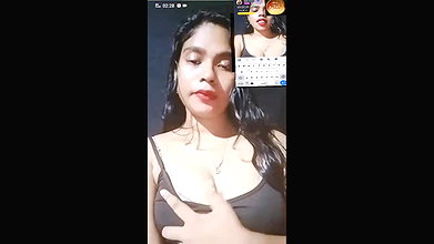 live cam Bengali girl Muskaan topless paid show