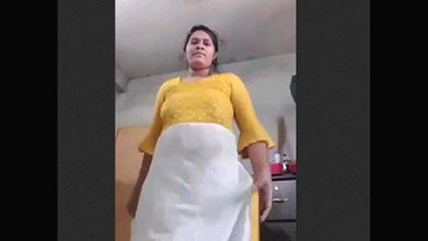 Mature bhabi sexy body