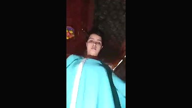 kapde khol kar age piche sab dikhaya