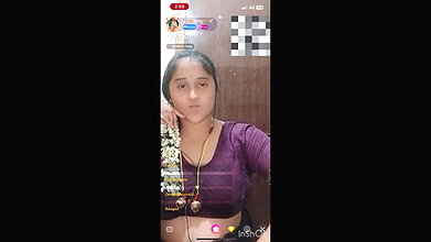 Telugu Chamet girl shows big laddoos on live chat