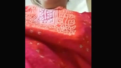 Pakistani Hot Mature Aunty Showing Her Huge Tits