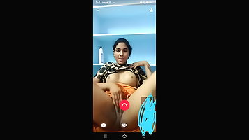 Desi Indian girl showing her Nude