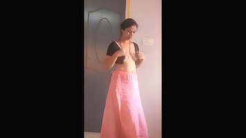 Horny bhabhi riding after open saree