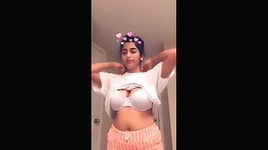 Sweet Indian girl Shows her Boobs