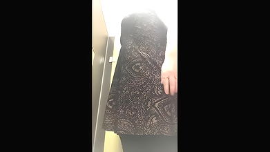 Curvy milf showing big boobs and ass