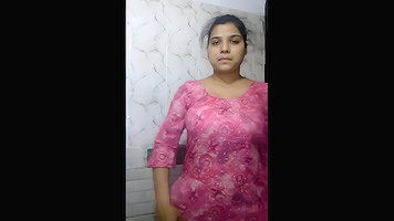 big boob bhabhi nude show in bathroom