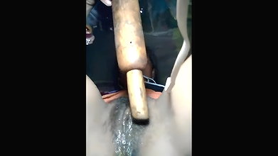 belan ghusaya chut mein