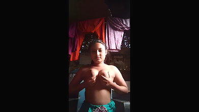 Desi village girl showing her big boobs