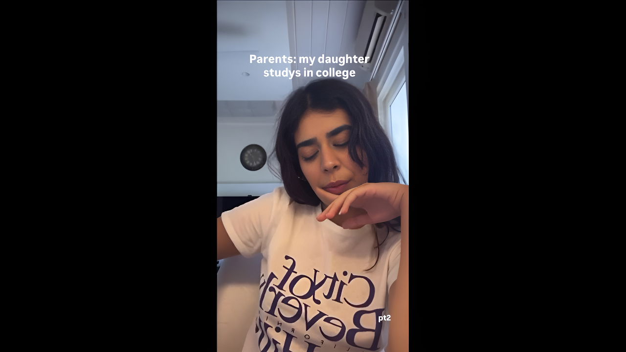 Sexy Desi Girl Showing Nude In UK