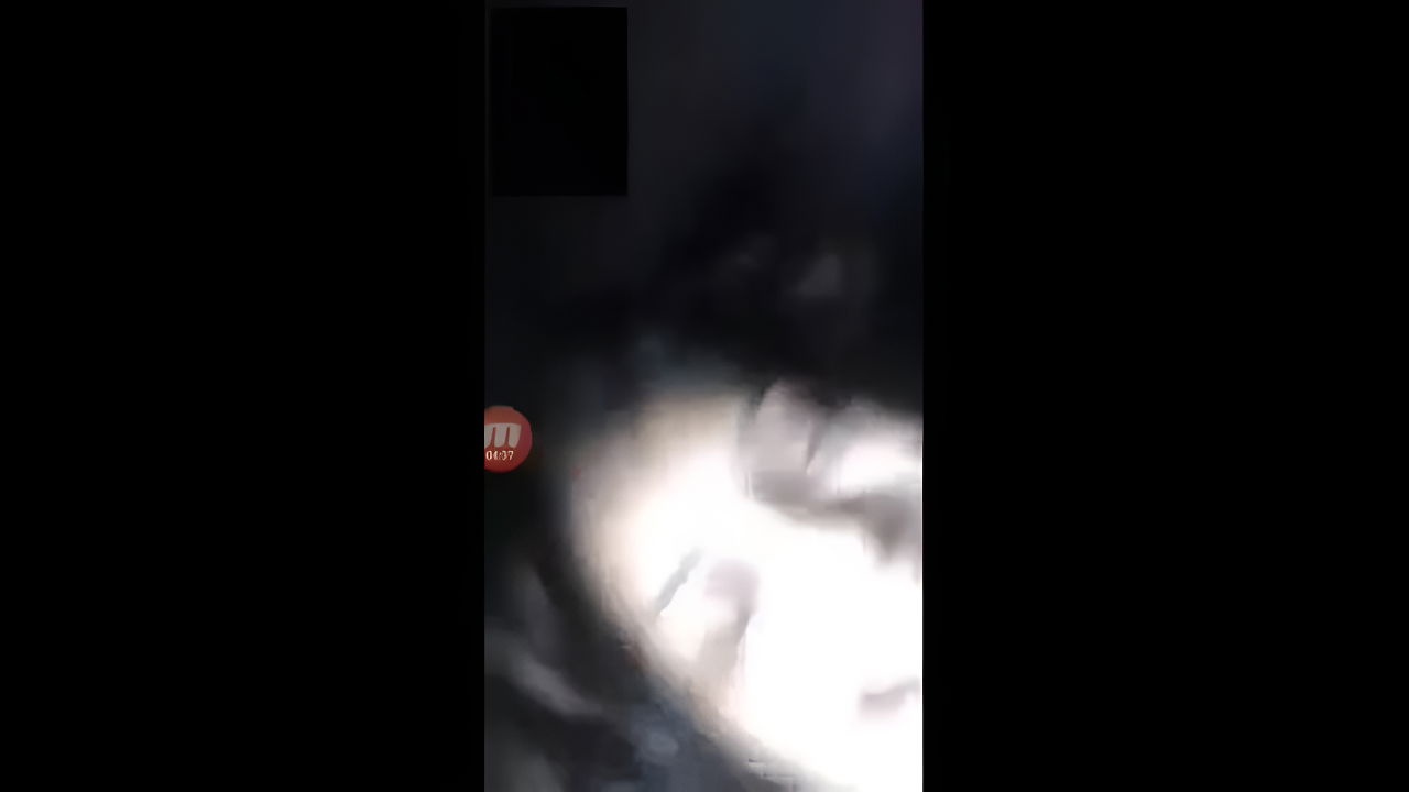 teen girl nude show to lover