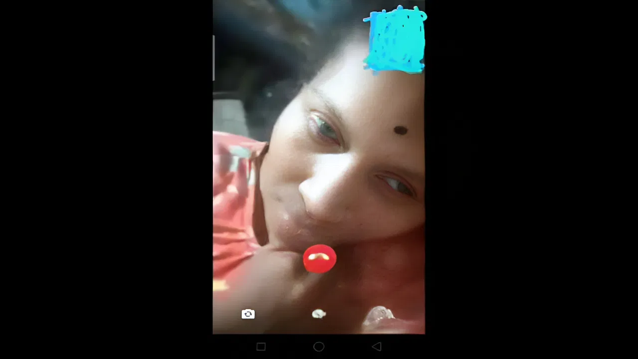 ladki ne vc mein apni chuche dikhayi