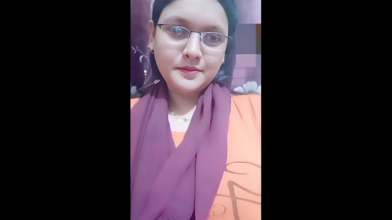 Chashmish Horny Aunty Fingering