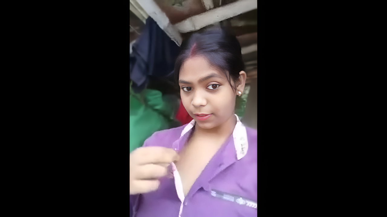 Bengali village housewife show her nude