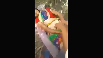 bhabhi ko khet mein lejake choda
