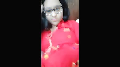 College girl fingering pussy MMS sex video