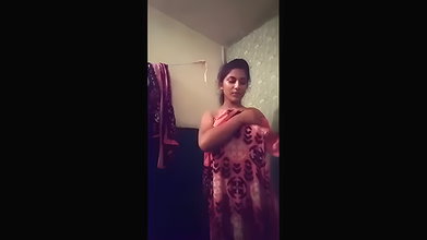nude show by desi girl during bath