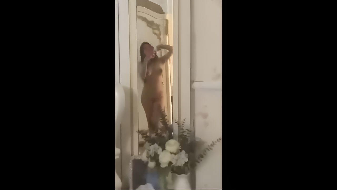 Sohaa Sexy Babe Showing Boobs Pussy 3