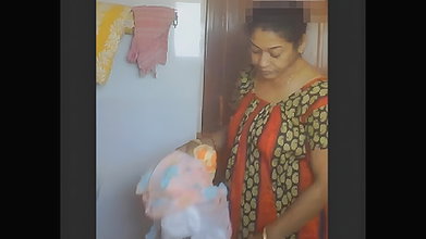 Mature Aunty Ready For Bathing