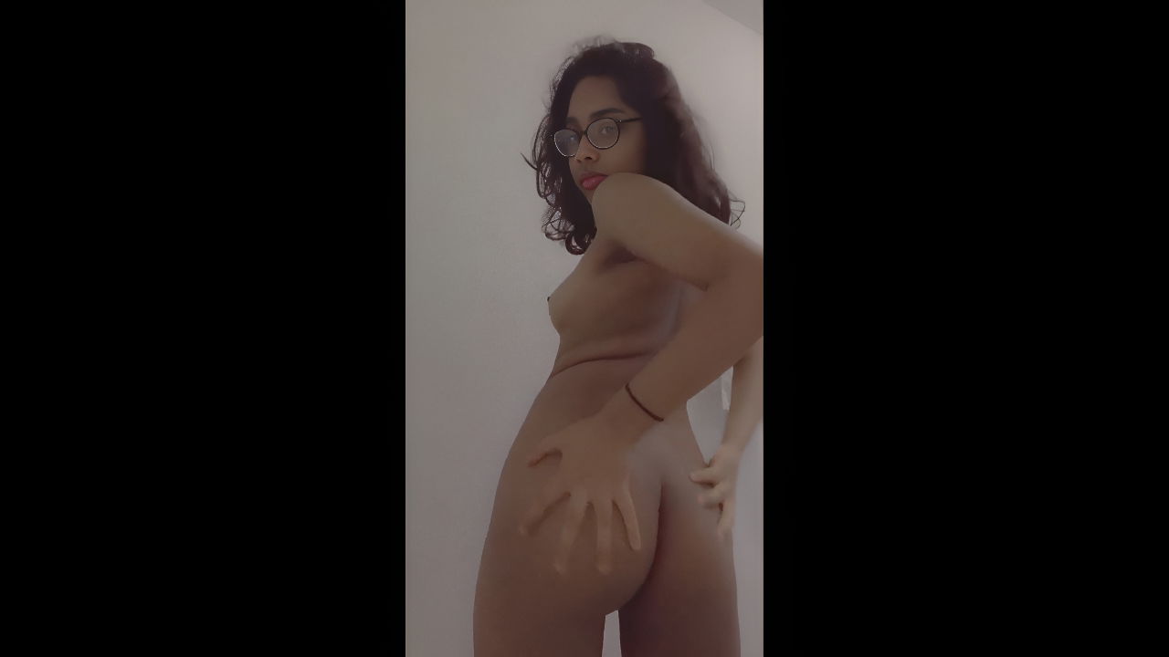 Young Girl Full Nude And Enjoying 3