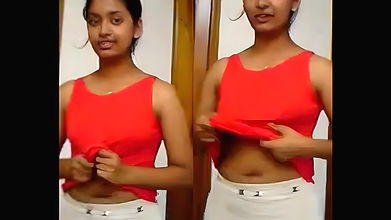 Desi cute girl show her boobs