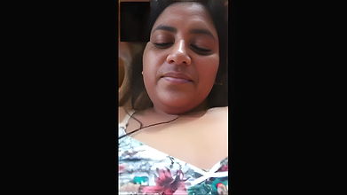 Chubby Bengali fingering pussy MMS video