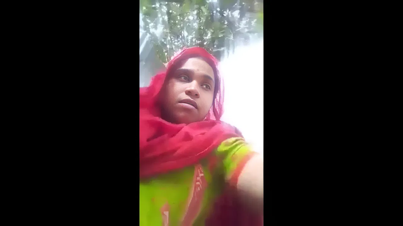 outdoor nude show by desi mature girl