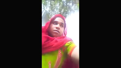 outdoor nude show by desi mature girl