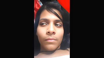 vc mein ladki ne boob dikhayi