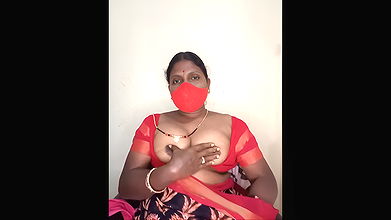 Telugu Aunty beautiful boobs show
