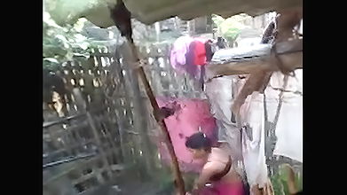 topless bahbhi bath outdoor