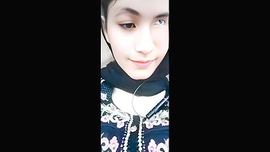 Aaliyah Indian Horny Girl Showing Pussy Fingering 2