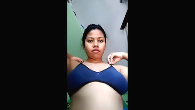 Desi horny girl nude MMS video