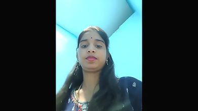 slim beautiful bhabhi showing shaved pussy