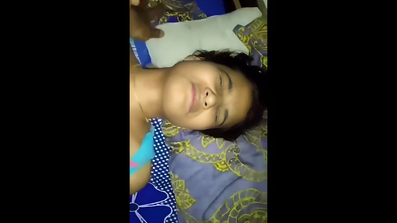 Desi BF Working Deep Into His GF Passage